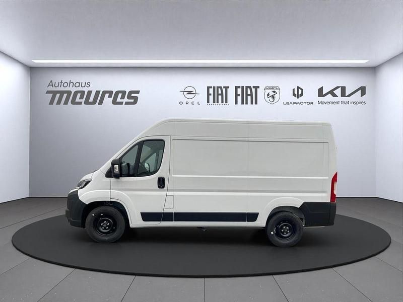 Neu Opel Movano 140 PS (102 kW) 2025 Grau Van