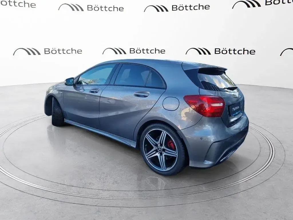 Gebraucht Mercedes A250 218 PS (160 kW) 2017 Mountaingrau  met. Limousine