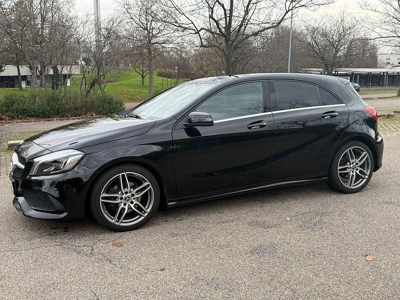 Schwarz Gebraucht 2017 Mercedes A200 AMG line Limousine | 18.400 € (Fairer Preis) - Bild 1/4