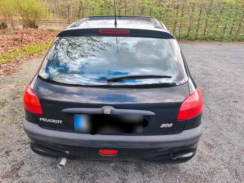 Second-hand Peugeot 206 60 CP (44 kW) 2000 Negru Hatchback