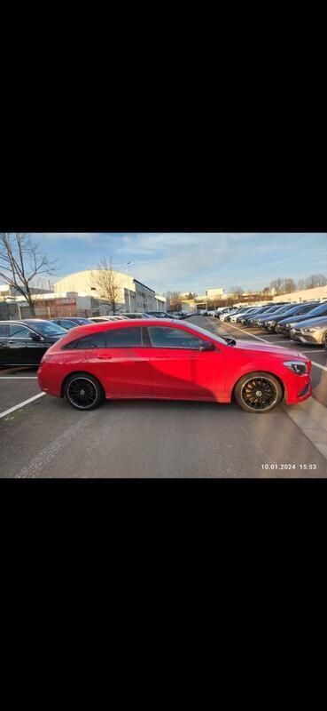 Rot Gebraucht 2019 Mercedes CLA250 AMG Limousine | 24.500 € - Bild 1/4