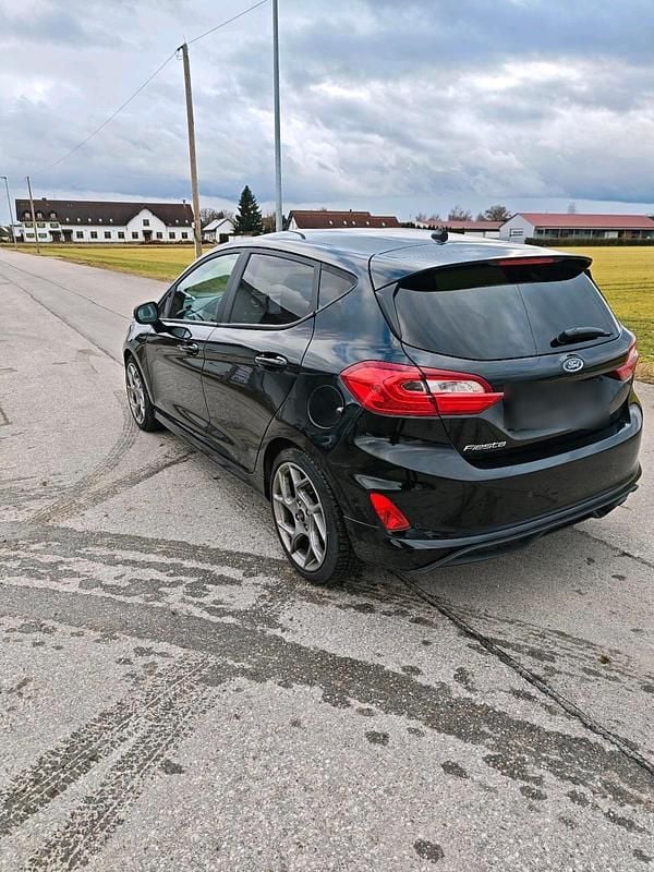 Gebraucht Ford Fiesta ST-Line 125 PS (91 kW) 2017 Schwarz Kleinwagen