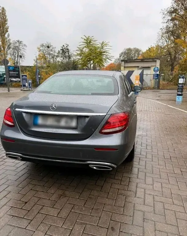 Gebraucht Mercedes E200 184 PS (135 kW) 2018 Grau Limousine