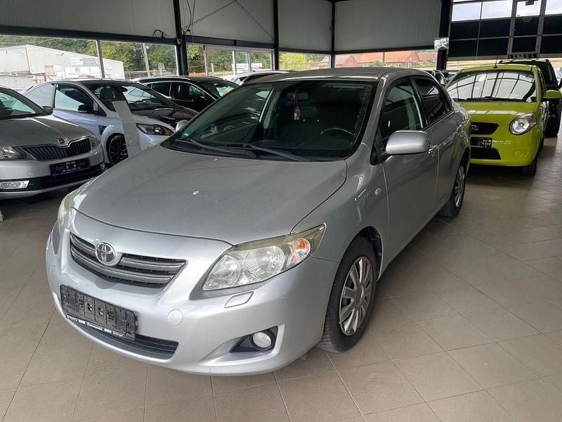 Silber Gebraucht 2009 Toyota Corolla Limousine | 4.490 € (Guter Preis) - Bild 1/4