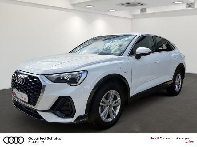 Weiss Gebraucht 2022 Audi Q3 Sportback Basis SUV | 27.980 € (Superpreis) - Bild 1/3