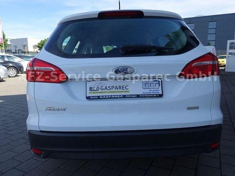 Gebraucht Ford Focus Titanium 125 PS (91 kW) 2016 Weiß Kombi