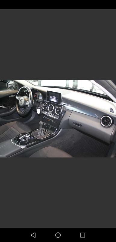 Gebraucht Mercedes C180 156 PS (114 kW) 2015 Schwarz Limousine