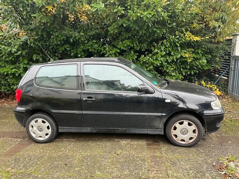 Gebraucht VW Polo Edition 50 PS (36 kW) 2001 Schwarz Limousine