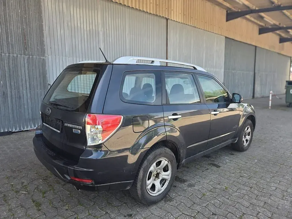 Gebraucht Subaru Forester 147 PS (108 kW) 2012 Grau SUV