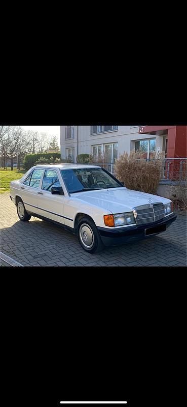 Weiß Gebraucht 1991 Mercedes 190 Limousine | 3.999 € - Bild 1/4