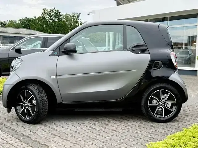 Gebraucht Smart ForTwo Electric Drive Exclusive 60 kW (82 PS) 2024 Schwarz