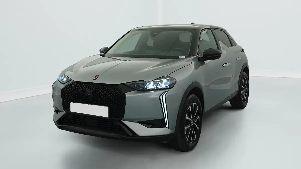 Gebraucht DS Automobiles DS3 Crossback Performance 101 PS (74 kW) 2024 Gris artense / toit noir SUV