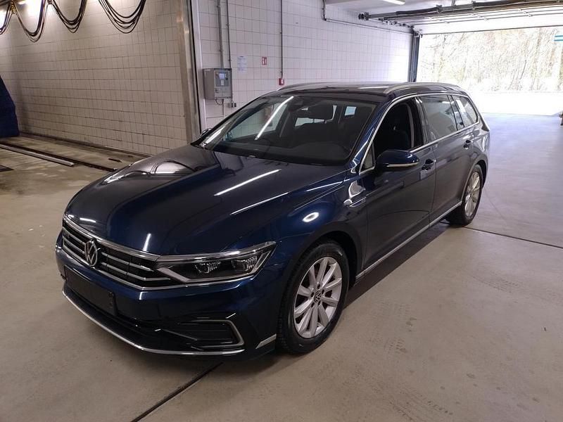 Gebraucht VW Passat 218 PS (160 kW) 2021 Blau Kombi