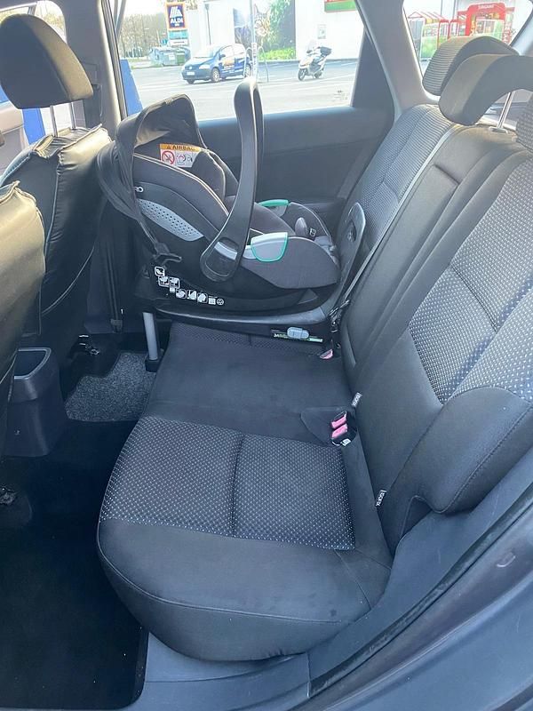 Gebraucht Hyundai i30 109 PS (80 kW) 2010 Grau Kombi