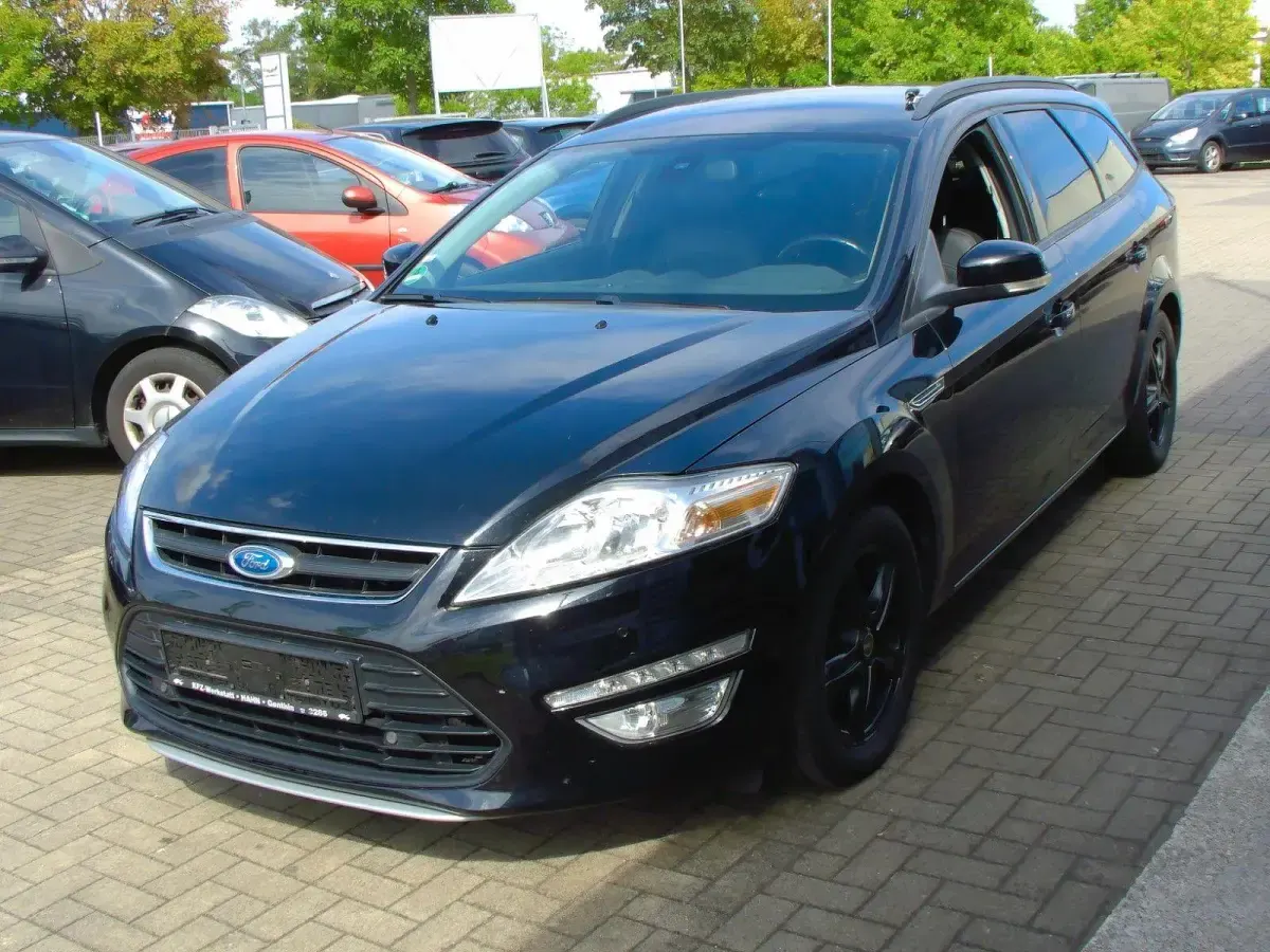 Gebraucht Ford Mondeo Champions Edition 160 PS (117 kW) 2012 Schwarz Kombi