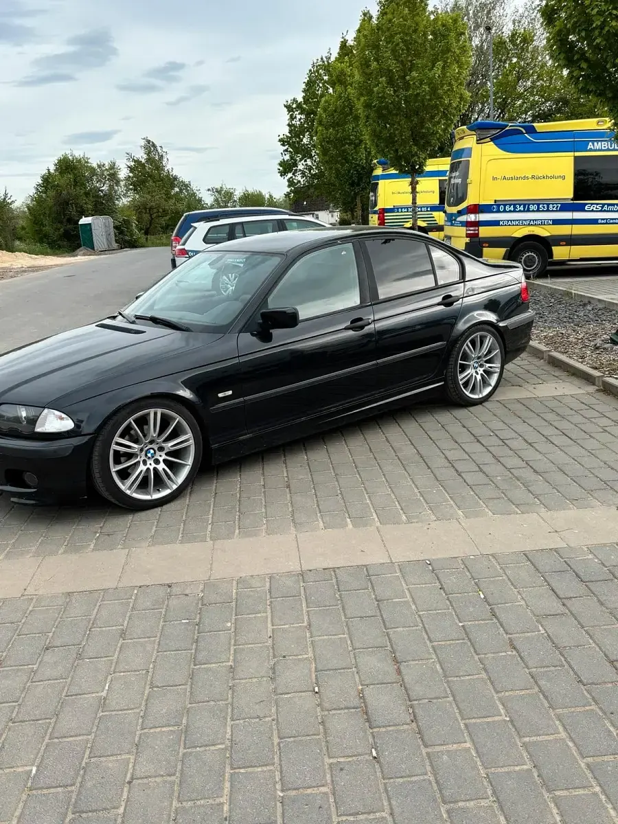 Gebraucht BMW 318 125 PS (91 kW) 1998 Schwarz Limousine