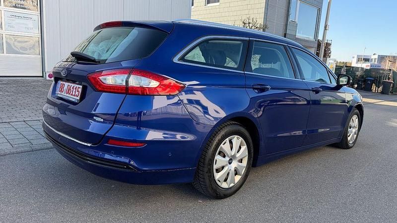 Gebraucht Ford Mondeo 150 PS (110 kW) 2015 Blau Limousine