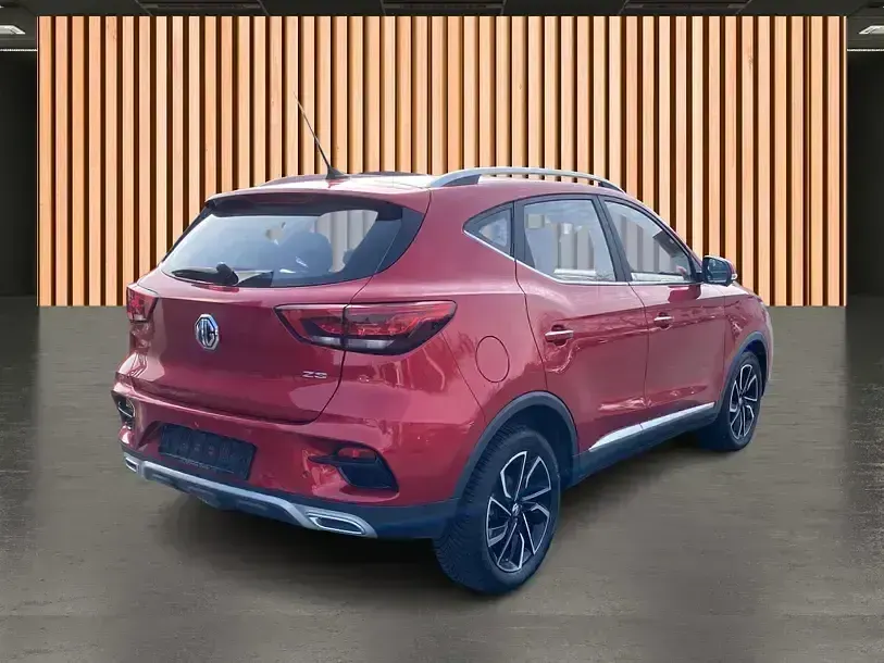 Gebraucht MG ZS Luxury 106 PS (77 kW) 2023 Rot SUV