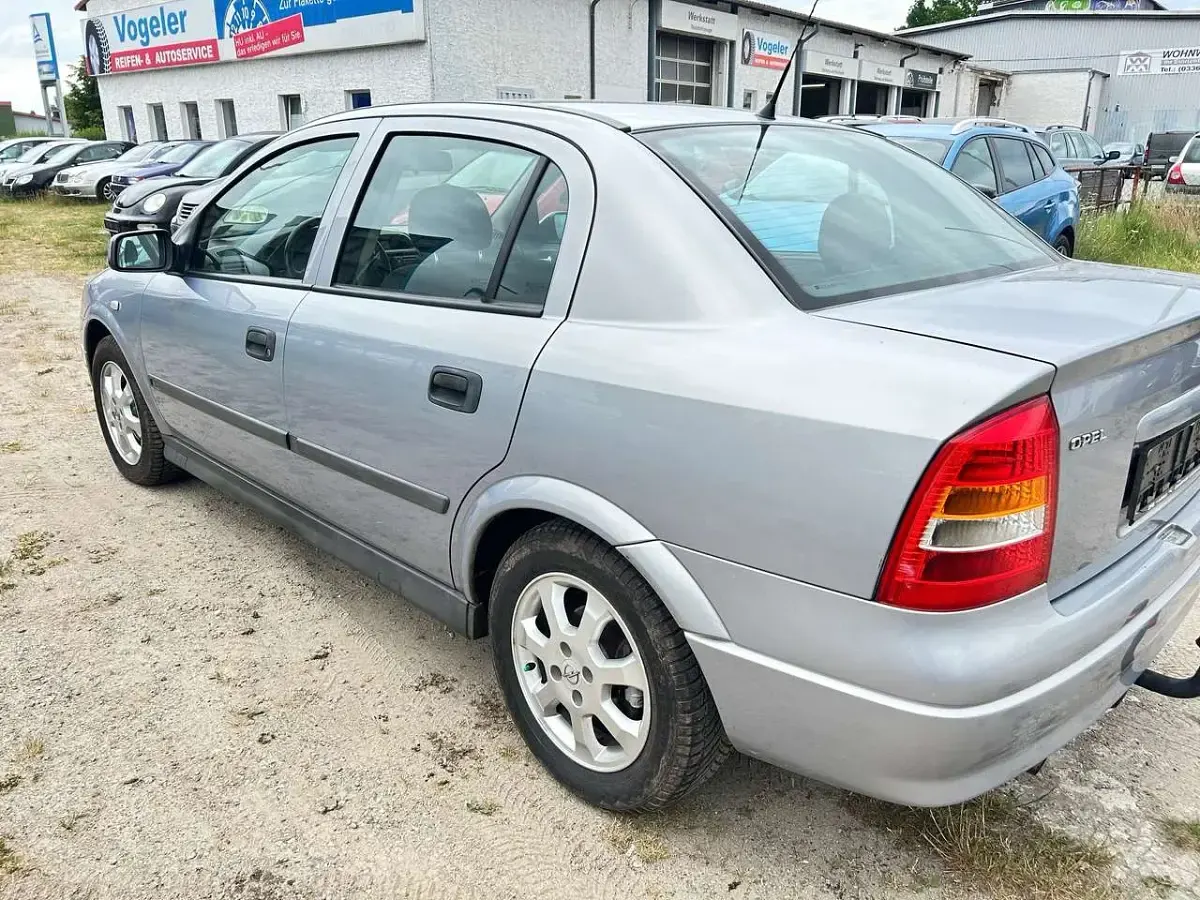 Gebraucht Opel Astra Selection 101 PS (74 kW) 2001 Silber Limousine