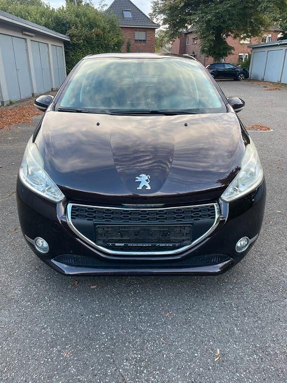 Braun Gebraucht 2012 Peugeot 208 Access Kleinwagen | 6.000 € (Teuer) - Bild 1/4