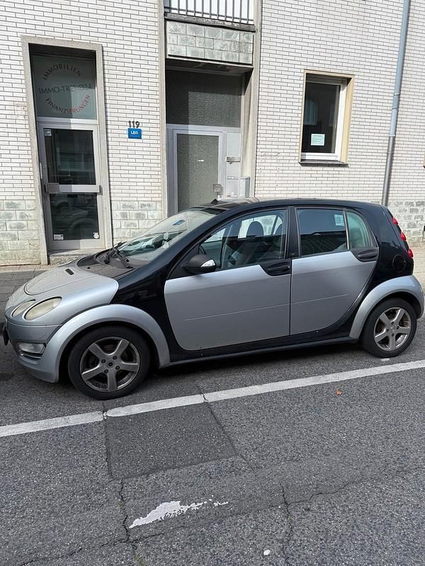 Silber Gebraucht 2006 Smart ForFour Kleinwagen | 500 € - Bild 1/4