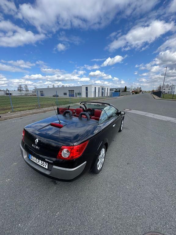 Gebraucht Renault Mégane Cabriolet Dynamique 111 PS (81 kW) 2006 Schwarz Cabrio