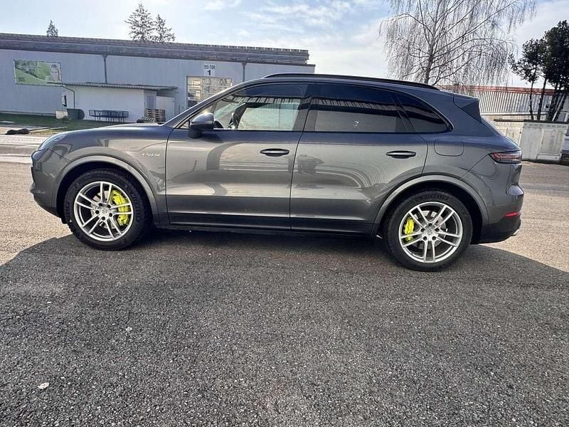 Gebraucht Porsche Cayenne 462 PS (339 kW) 2021 Grau SUV