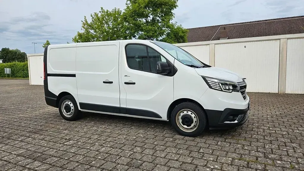 Gebraucht Renault Trafic 131 PS (96 kW) 2022 Weiß Van / Kleinbus