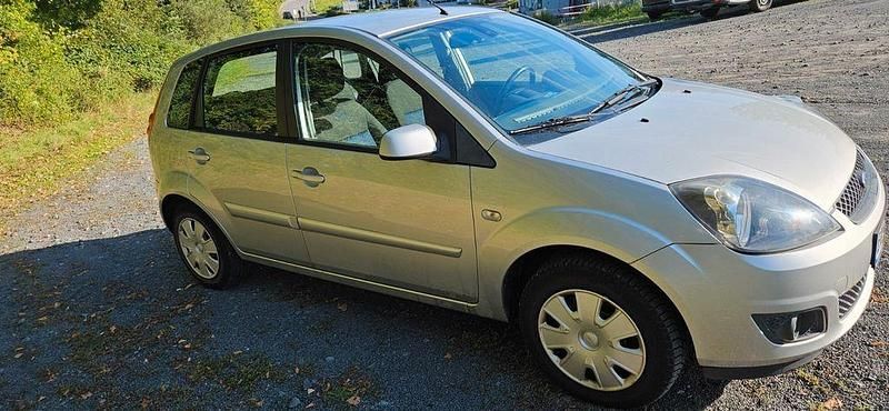 Blau Gebraucht 2008 Ford Fiesta Style Kleinwagen | 2.199 € (Etwas zu teuer) - Bild 1/4