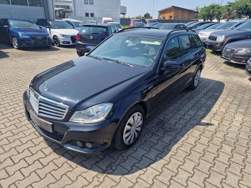 Obsidianschwarz Gebraucht 2011 Mercedes C200 Kombi | 2.999 € (Fairer Preis) - Bild 1/4