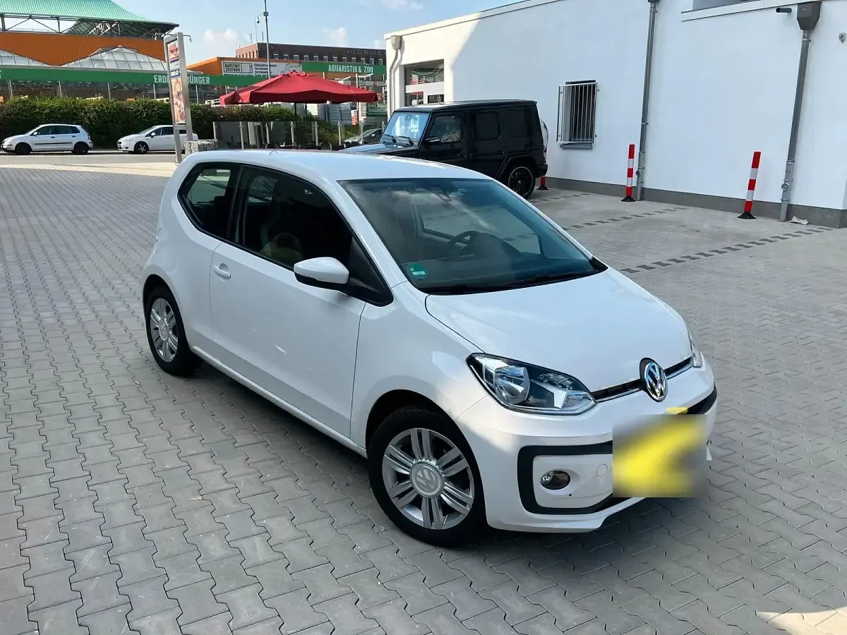 Gebraucht VW up! high up! 60 PS (44 kW) 2019 Weiß Kleinwagen