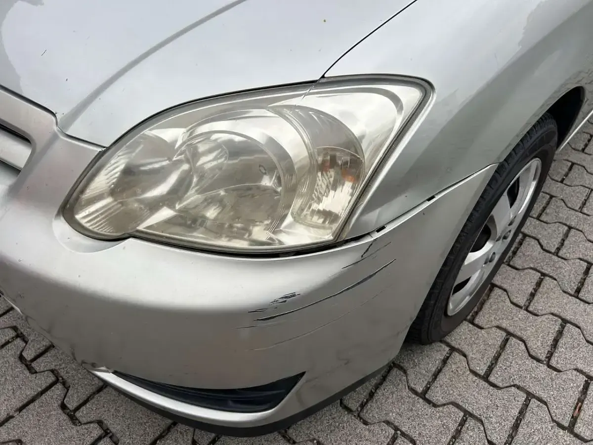 Gebraucht Toyota Corolla Luna 97 PS (71 kW) 2006 Silver metallic Limousine