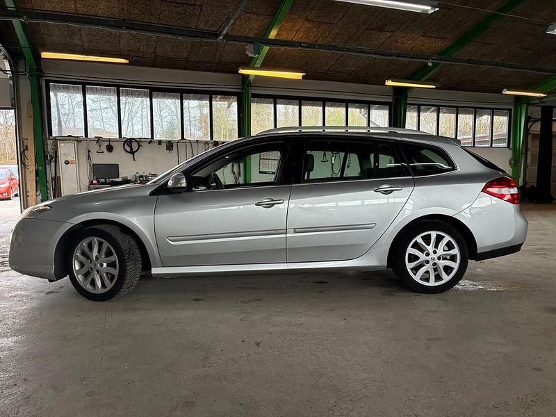 Gebraucht Renault Laguna III Dynamique 140 PS (102 kW) 2008 Grau Limousine