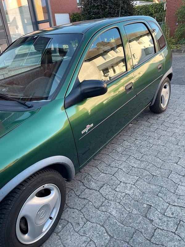 Grün Gebraucht 1996 Opel Corsa Slam Kleinwagen | 2.100 € - Bild 1/4