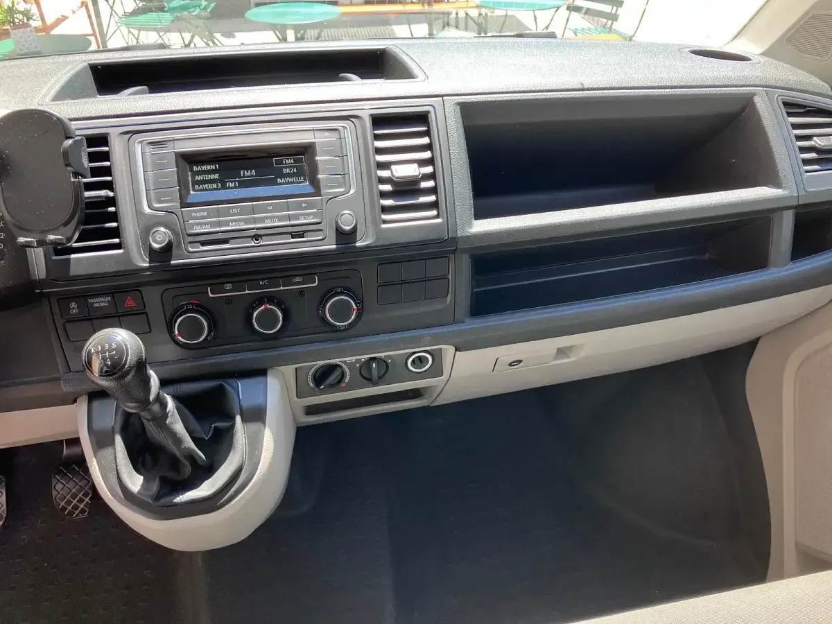 Gebraucht VW T6 102 PS (75 kW) 2018 Rot Van