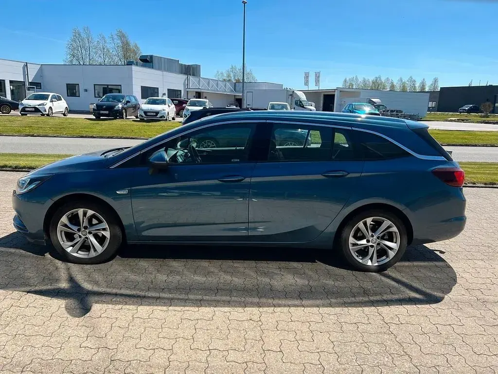 Usata Opel Astra Dynamic 150 CV (110 kW) 2017 Blu Station wagon