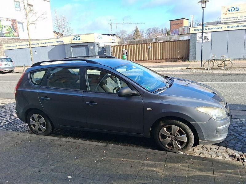 Gebraucht Hyundai i30 Classic 109 PS (80 kW) 2009 Grau Kombi