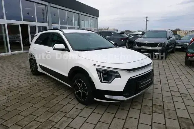 Gebraucht Kia Niro Spirit 141 PS (103 kW) 2024 Schneeweiß SUV