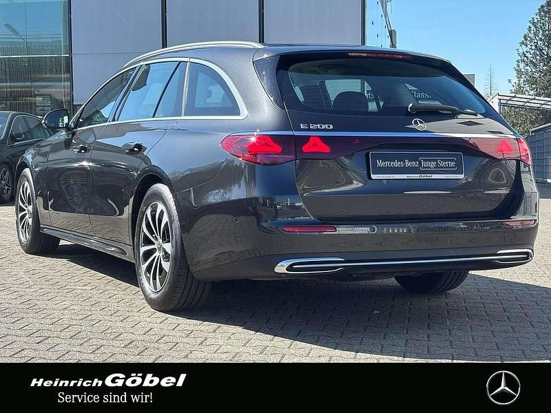 Gebraucht Mercedes E200 Avantgarde 204 PS (150 kW) 2025 Lack graphitgrau Kombi