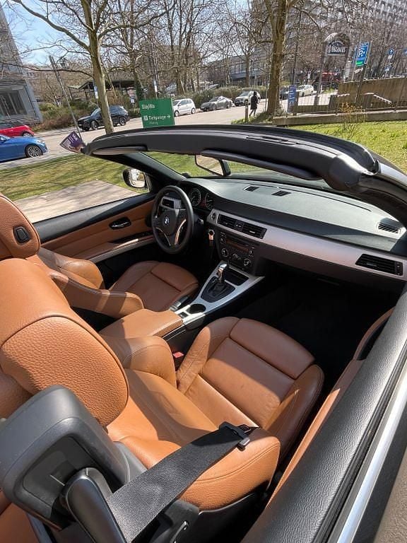 Gebraucht BMW 320 Cabriolet 170 PS (125 kW) 2012 Schwarz Cabrio