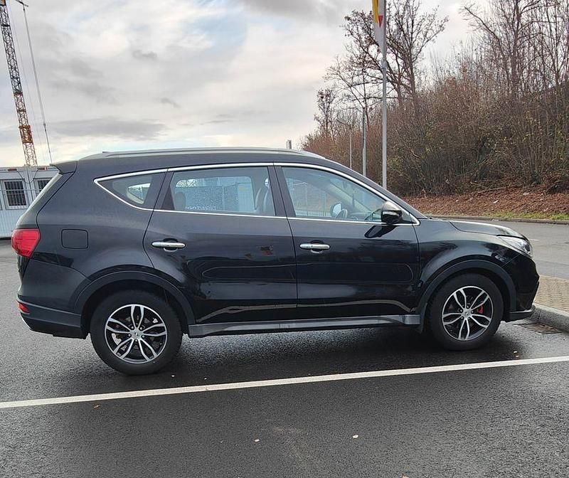 Gebraucht DFSK Glory 580 145 PS (106 kW) 2019 Schwarz SUV