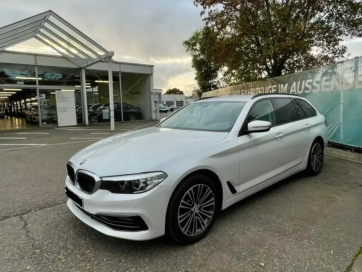 Gebraucht BMW 520 Sport Line 190 PS (139 kW) 2020 Weiß Kombi