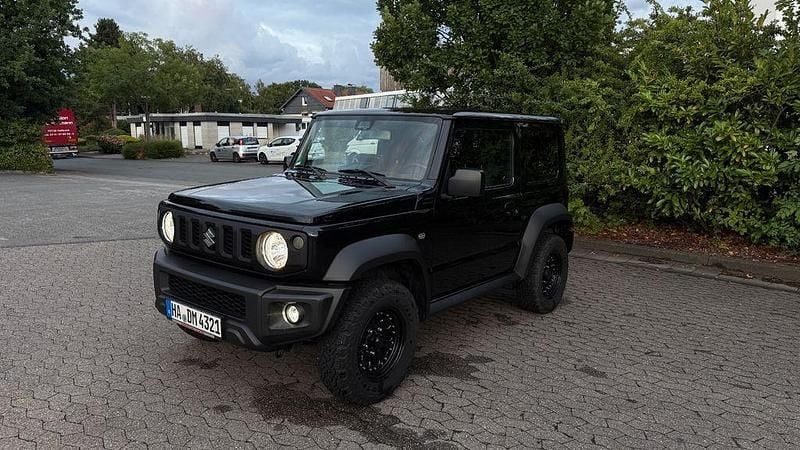 Schwarz Gebraucht 2023 Suzuki Jimny SUV | 29.999 € (Fairer Preis) - Bild 1/4