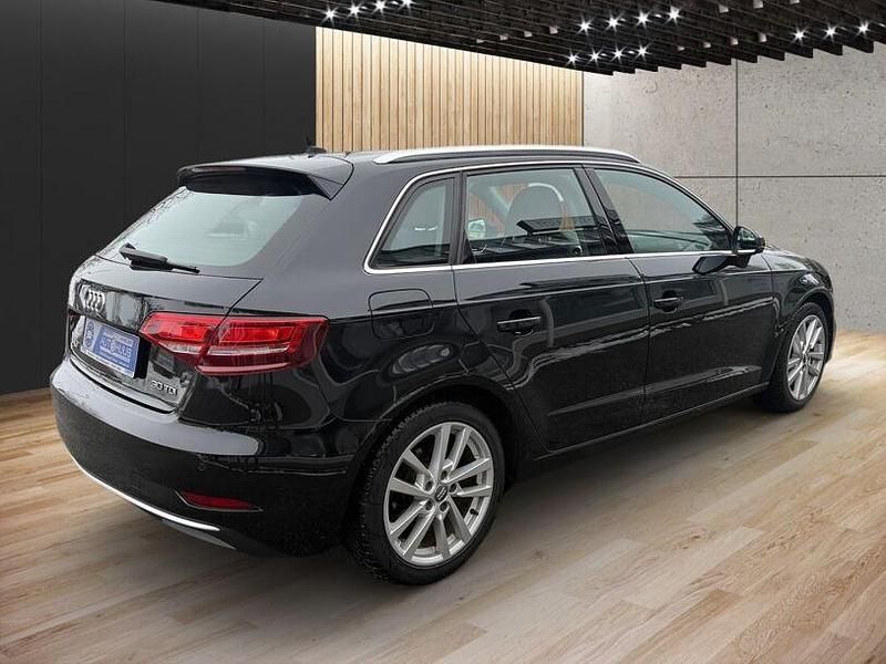 Gebraucht Audi A3 Comfort 116 PS (85 kW) 2019 Schwarz Kombi