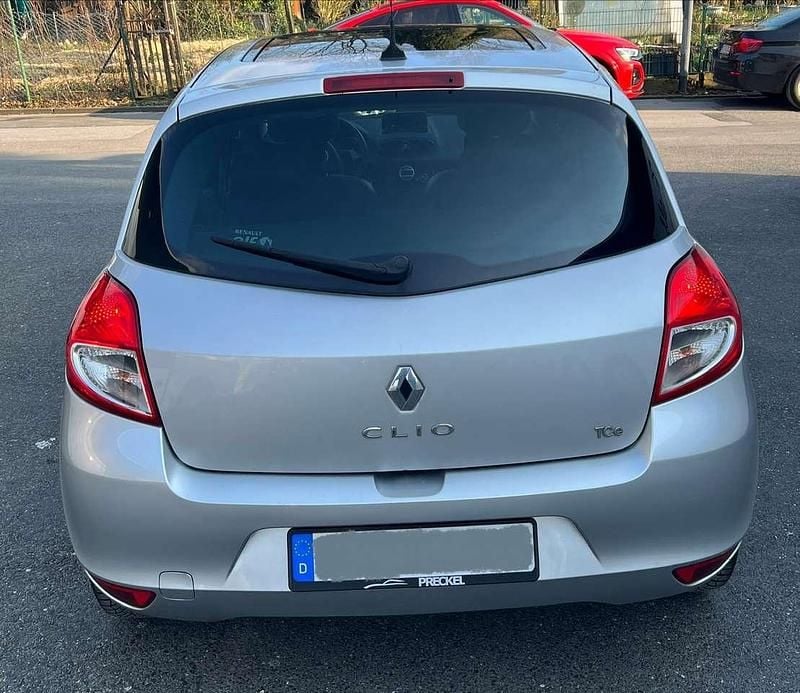 Gebraucht Renault Clio IV Night&Day 106 PS (77 kW) 2012 Grau Limousine