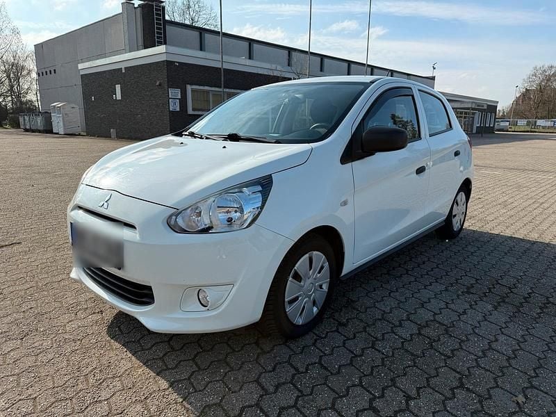 Gebraucht Mitsubishi Space Star Diamant Edition 71 PS (52 kW) 2015 Weiß Kleinwagen