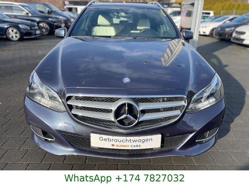 Gebraucht Mercedes E300 204 PS (150 kW) 2015 Blau Kombi