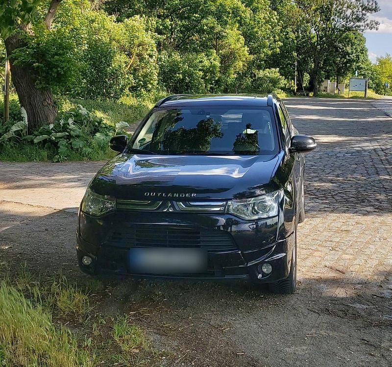 Gebraucht Mitsubishi Outlander 150 PS (110 kW) 2013 Schwarz SUV