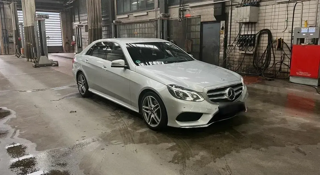 Gebraucht Mercedes E300 Avantgarde 258 PS (189 kW) 2013 Silber Limousine