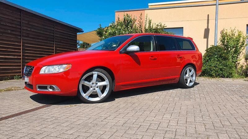 Rot Gebraucht 2012 Volvo V70 R-Design Kombi | 8.500 € (Fairer Preis) - Bild 1/4